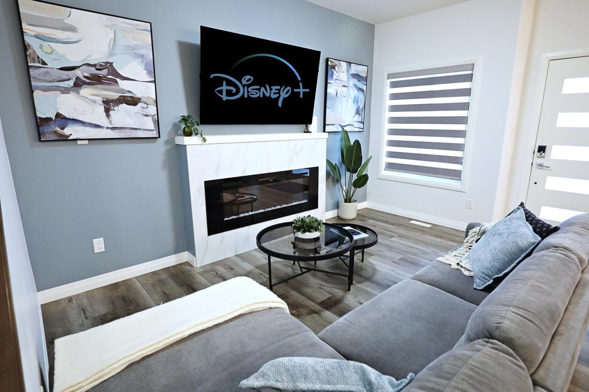 エドモントン Three King Beds,Central A/C,Fireplace,Park,Disney+ヴィラ エクステリア 写真